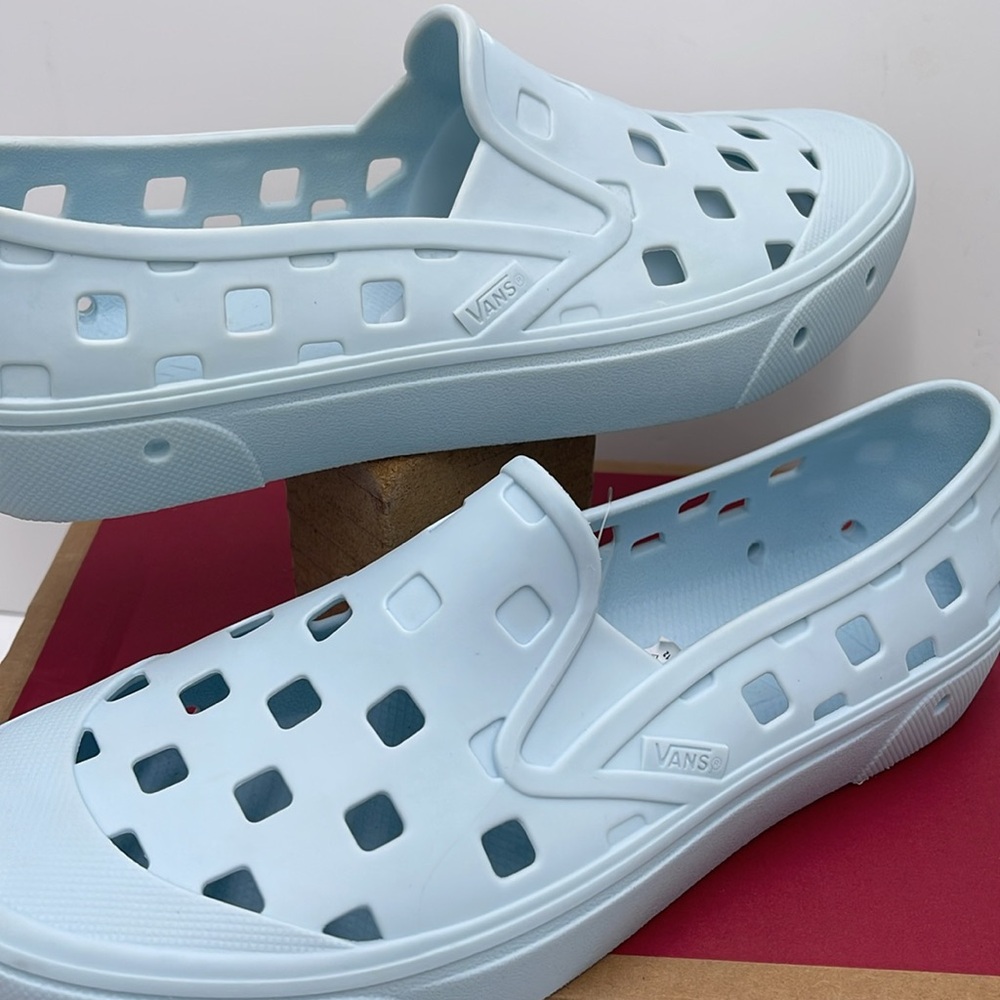 Vans Men’s Slip-On Trk Delicate Blue
VN0A5HF8YRQ
Sneakerss - Picture 10 of 16